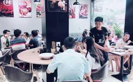 帽牌貨冒菜加盟店是如何做到日賺八千？