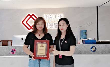 內蒙古的喬女士簽約加盟帽牌貨冒菜