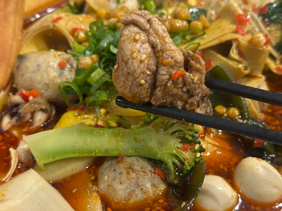 小縣城夫妻創(chuàng)業(yè)選啥？帽牌冒菜就很不錯