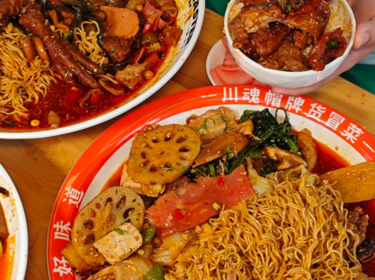冒菜店沒人氣？帽牌貨教你幾招，顧客坐滿店